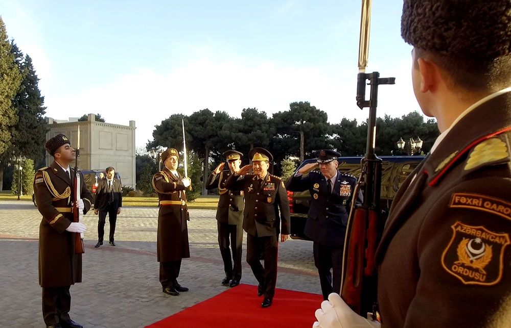 Nəcməddin Sadıkov NATO Müttəfiq Qüvvələrinin Avropadakı Ali komandanı ilə görüşüb (FOTO/VİDEO)