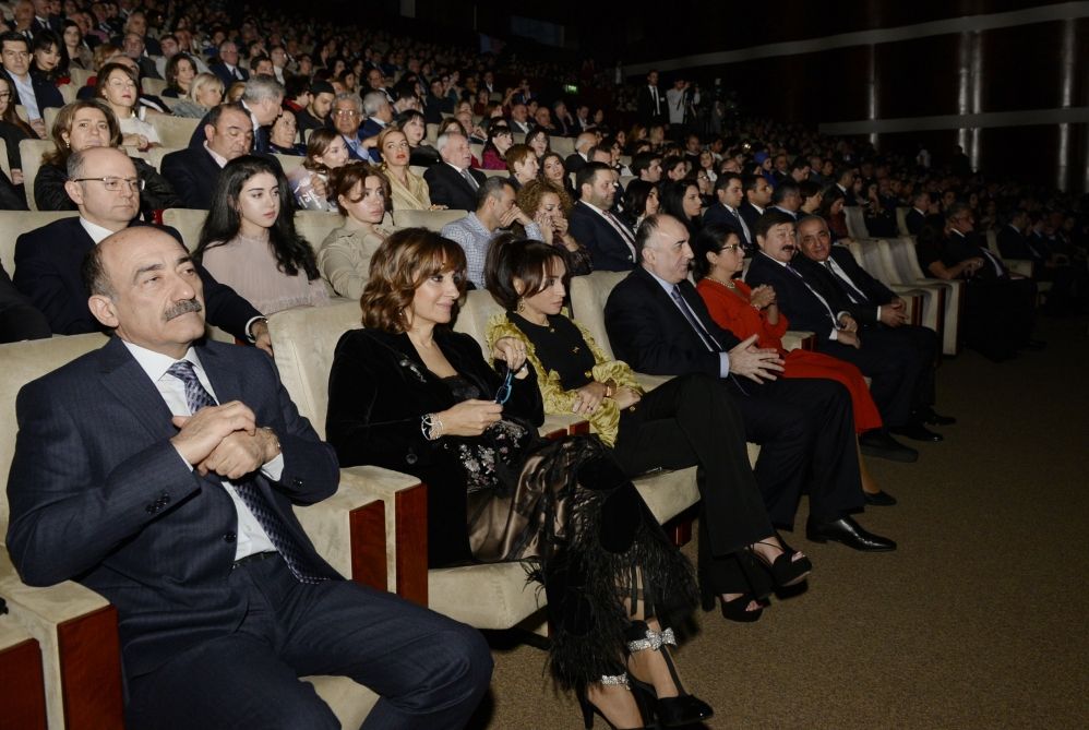 Heydər Əliyev Sarayında Xalq artisti Polad Bülbüloğlunun yubiley konserti təşkil olunub (FOTO)