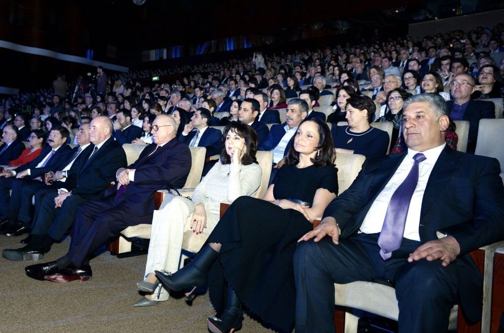 Полад Бюльбюльоглу отметил юбилей грандиозным концертом во Дворце Гейдара Алиева (ФОТО, ВИДЕО)