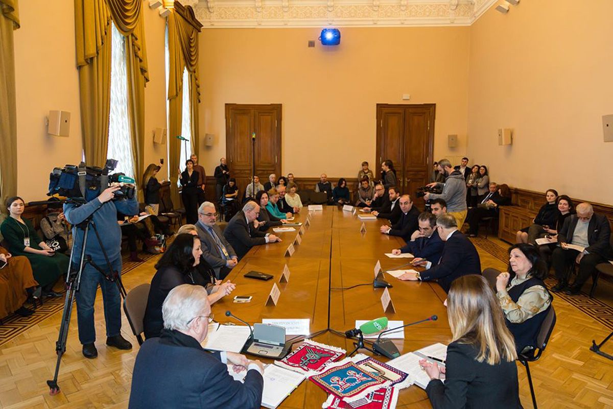 Азербайджанский национальный музей ковра договорился о сотрудничестве с Эрмитажем (ФОТО)