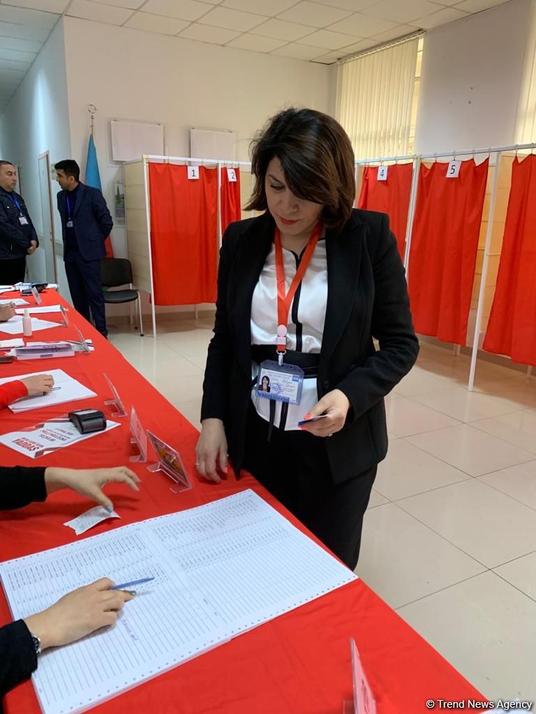 Избирательный процесс в Азербайджане идет прозрачно - наблюдатель (ФОТО)