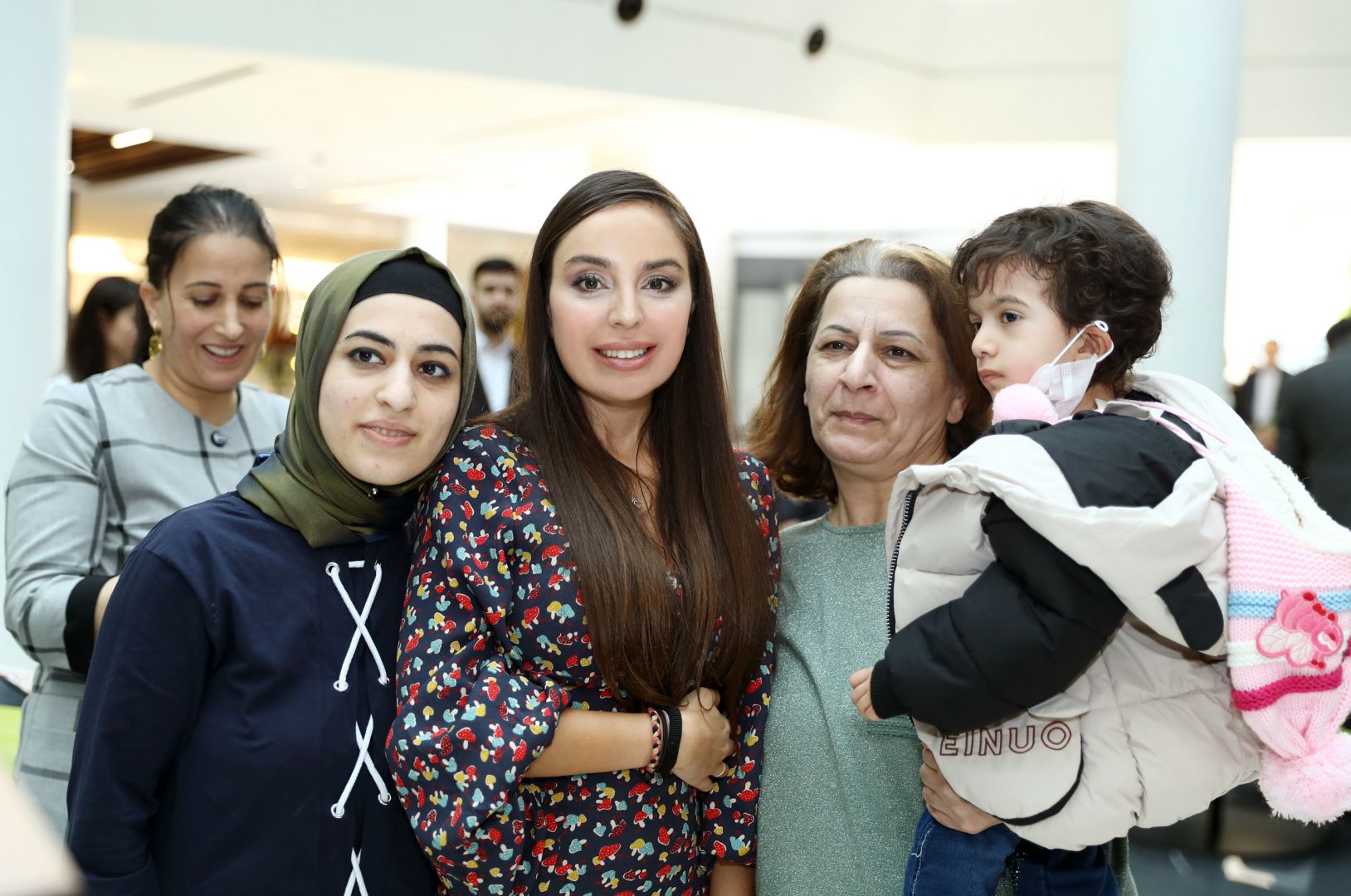 Вице-президент Фонда Гейдара Алиева Лейла Алиева встретилась с детьми, страдающими от ихтиоза, болезни бабочки и иммунодефицита (ФОТО)