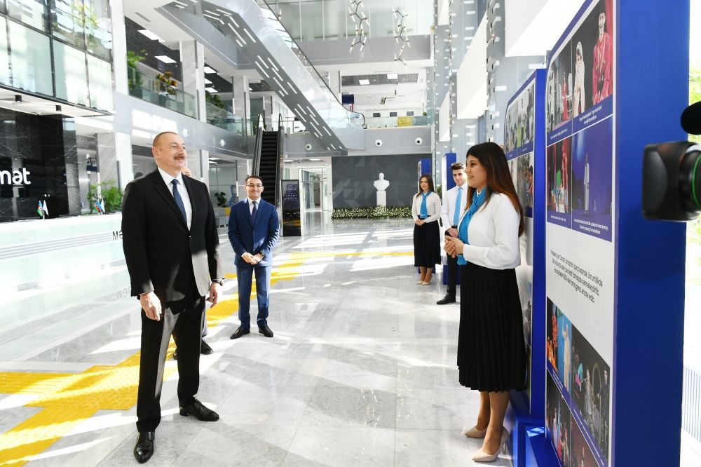 Prezident İlham Əliyev Kürdəmirdə “ASAN xidmət” mərkəzinin açılışında iştirak edib (FOTO) (YENİLƏNİB)