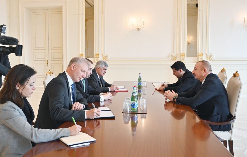 Президент Ильхам Алиев принял делегацию во главе со специальным представителем Европейского союза (ФОТО)