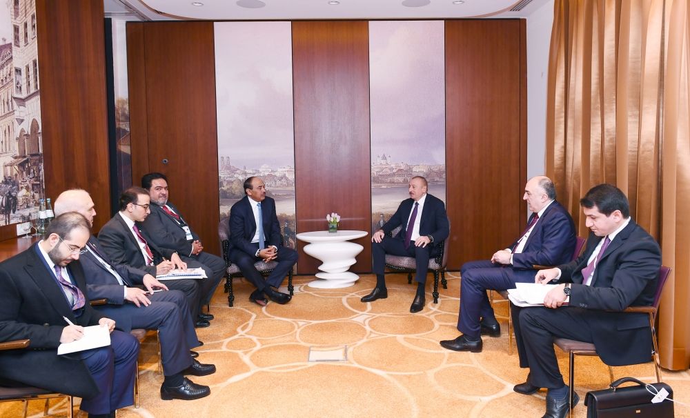 Azerbaijani president meets with Kuwaiti PM in Munich (PHOTO)