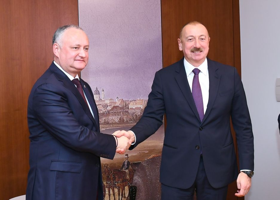 Президент Ильхам Алиев встретился в Мюнхене с президентом Молдовы Игорем Додоном (ФОТО)