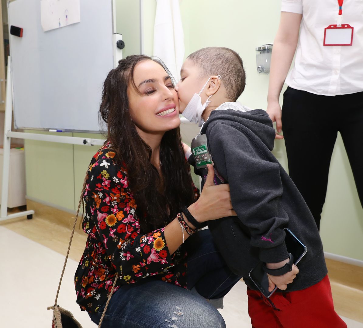 Heydər Əliyev Fondunun vitse-prezidenti Leyla Əliyeva onkoloji xəstəlikdən əziyyət çəkən uşaqlarla görüşüb (FOTO)