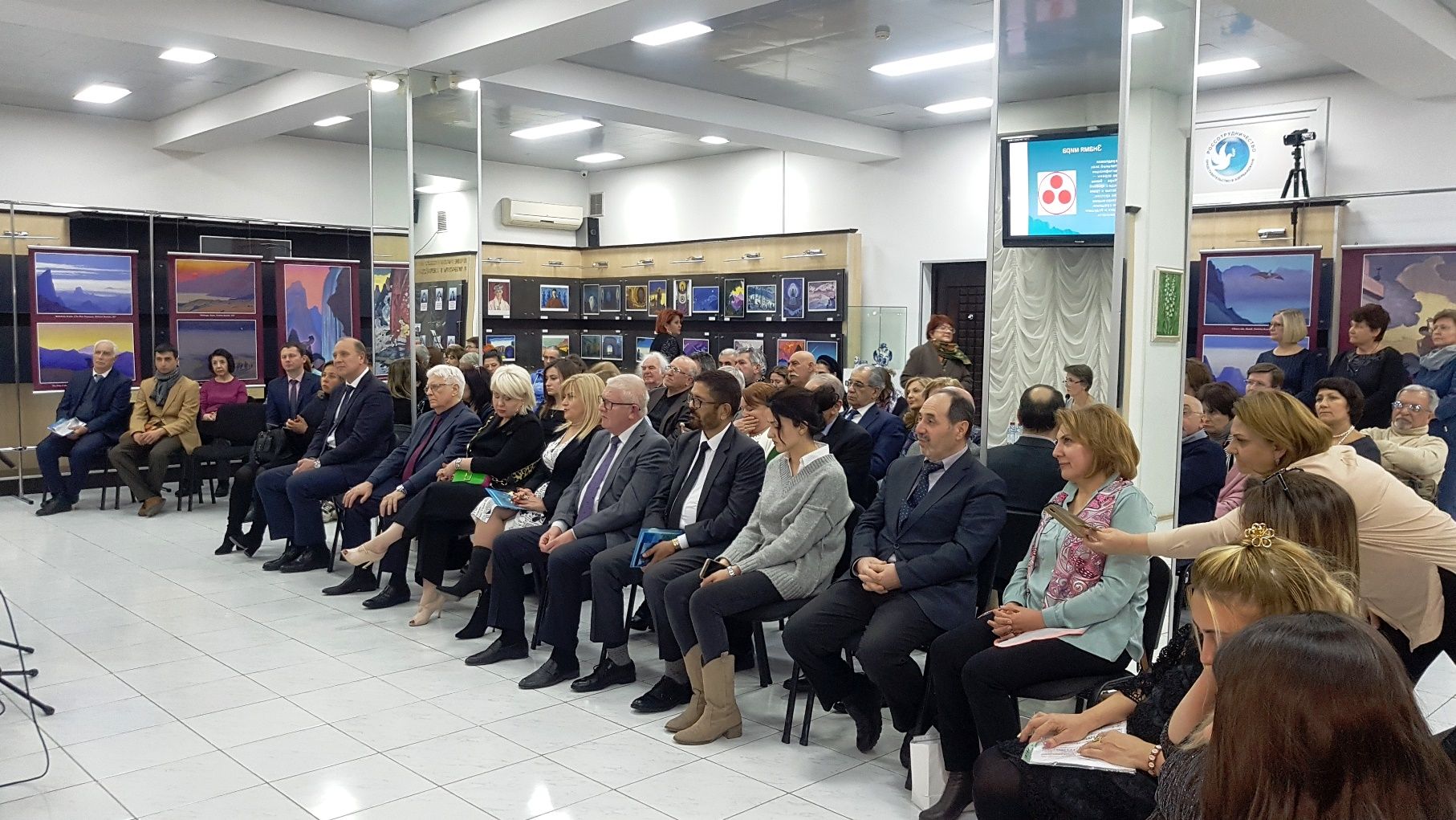 Защита культурного наследия во время вооруженных конфликтов.  Пакт Рериха в Баку (ФОТО)