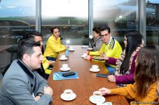 Посол Колумбии встретился со спортсменками в рамках Кубка мира по прыжкам на батуте и акробатической дорожке (ФОТО)