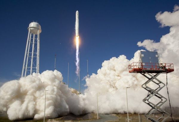 Ракета-носитель Antares стартовала в США с кораблем Cygnus