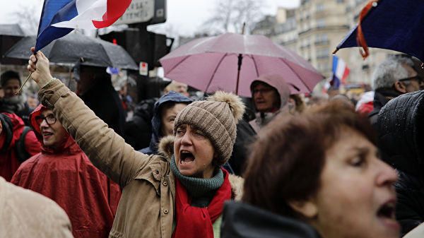 Fransada mövsümi işçilər işsizlikdən sığorta islahatına qarşı çıxdılar