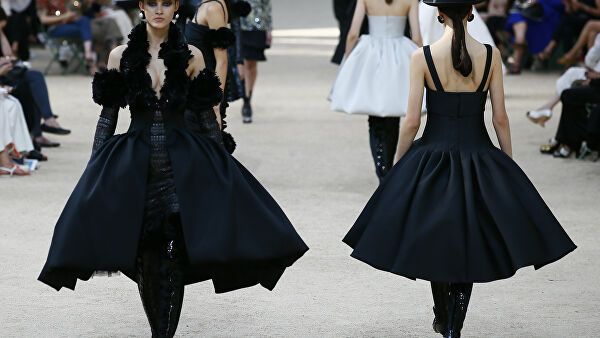 Модный дом Chanel отменил показ в Китае из-за коронавируса