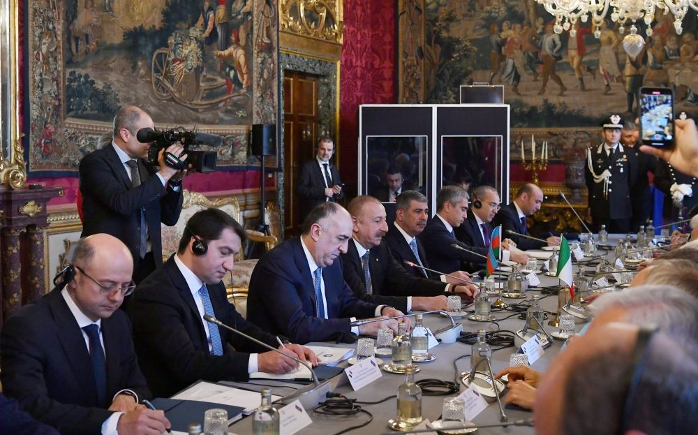 Azerbaijani President Ilham Aliyev, Italian President Sergio Mattarella hold expanded meeting (PHOTO)