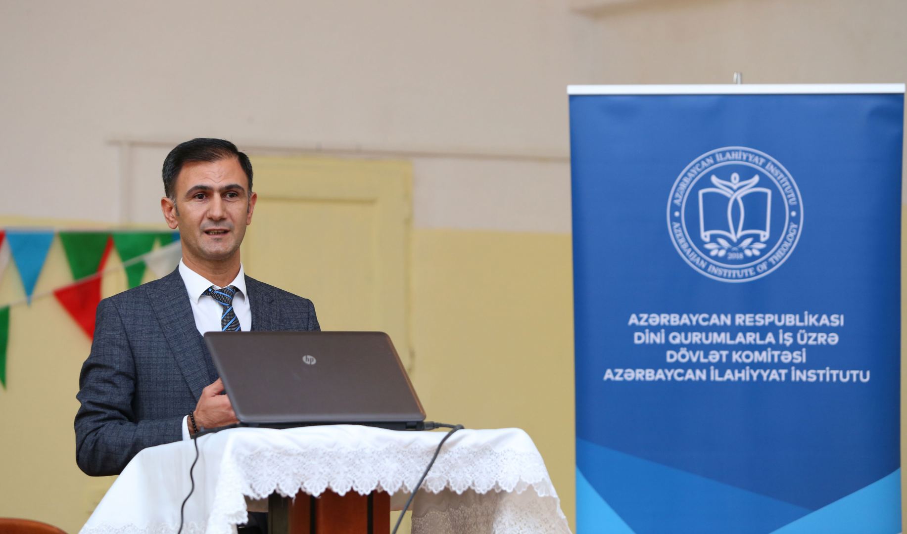 Azərbaycan İlahiyyat İnstitutu abituriyentlərlə görüşlərini davam etdirir (FOTO)