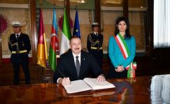 Президент Ильхам Алиев встретился с мэром города Рим (ФОТО)