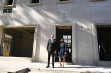Президент Ильхам Алиев и Первая леди Мехрибан Алиева ознакомились со зданием, предназначенным для Центра азербайджанской культуры в Риме (ФОТО) (версия 2)