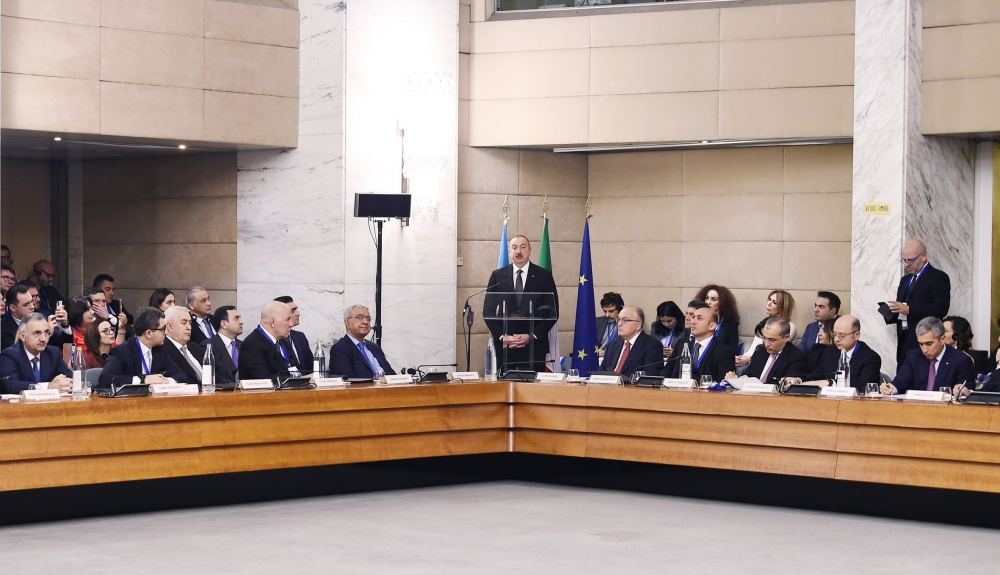 President Ilham Aliyev attends Azerbaijan-Italy business forum in Rome (PHOTO)