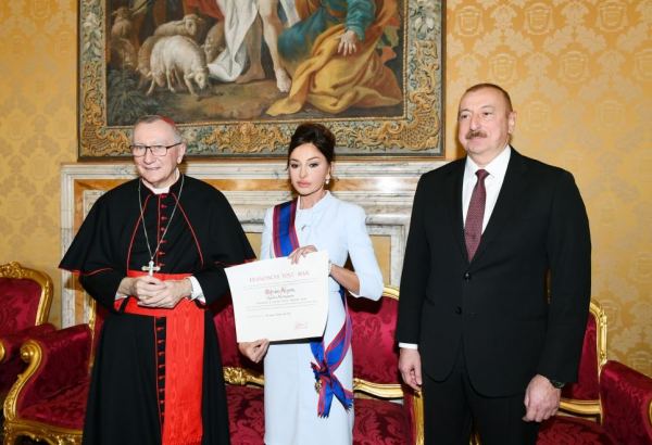 Azerbaijan’s President Ilham Aliyev, First Lady Mehriban Aliyeva meet with Vatican Secretary of State Cardinal (PHOTO)