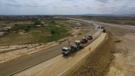 Yeni magistral yolun 92 kilometrlik hissəsinin tikintisi yaya qədər bitəcək (FOTO)