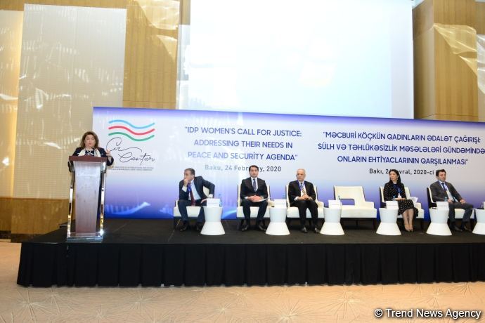 В Баку проведена международная конференция в связи с женщинами-вынужденными переселенцами