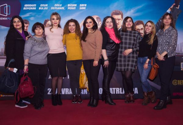 “CinemaPlus” kinoteatrında “Bayi toplantısı” türk komediyasının premyeradan öncə nümayişi keçirilib (FOTO/VİDEO)