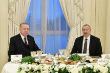 Azerbaijani president hosts reception in honor of Turkish president (PHOTO)