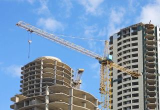 Азербайджанская строительная компания о ходе работ в многоэтажном здании  в Баку