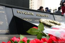 Azerbaijani public commemorates Khojaly genocide victims (PHOTO)