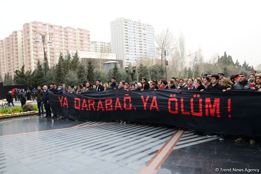 Azerbaijani public commemorates Khojaly genocide victims (PHOTO)