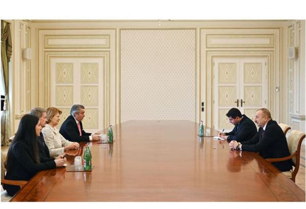 President Ilham Aliyev receives delegation led by UK Prime Minister's Trade Envoy to Azerbaijan (PHOTO)