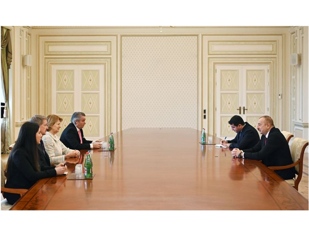 Президент Ильхам Алиев принял делегацию во главе с торговым посланником премьер-министра Великобритании по Азербайджану (ФОТО)
