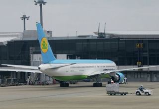 Пассажиры рейса авиакомпании "Узбекские авиалинии" попали в карантин по коронавирусу