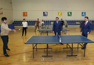 İsrail səfiri  Bakı Ali Neft Məktəbinin tələbəsi ilə tennis oynadı (VİDEO)