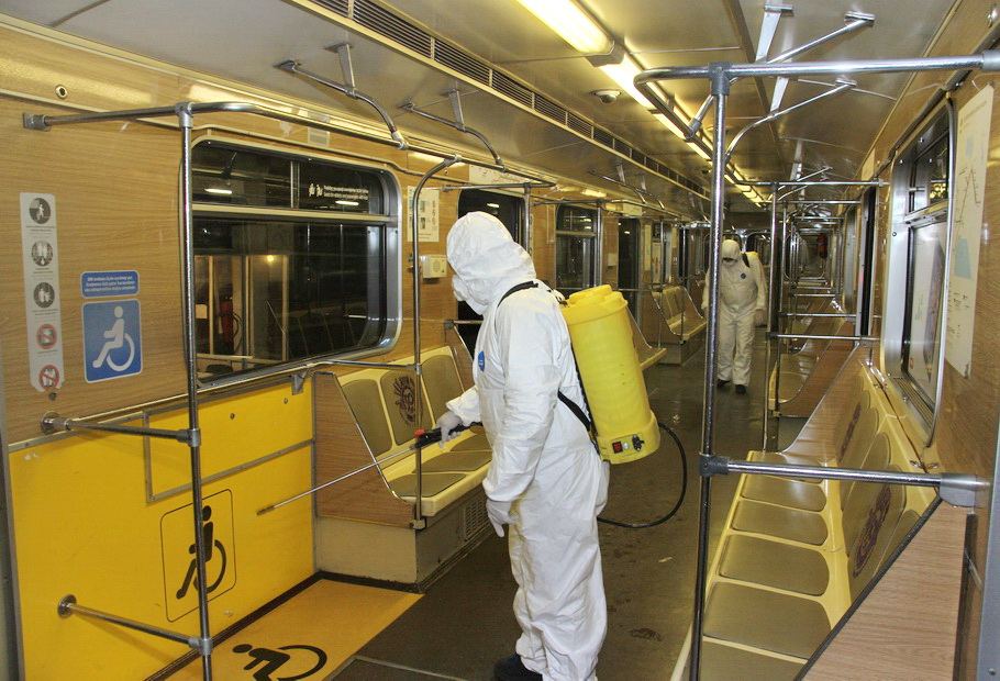 Metroda dezinfeksiya işləri aparılır (FOTO) - Gallery Image