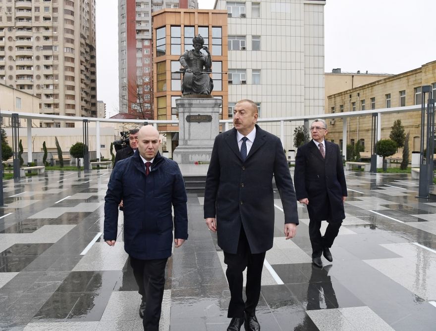 Президент Ильхам Алиев посетил новый парк, куда был перенесен памятник Шаху Исмаилу Хатаи (ФОТО/ВИДЕО)