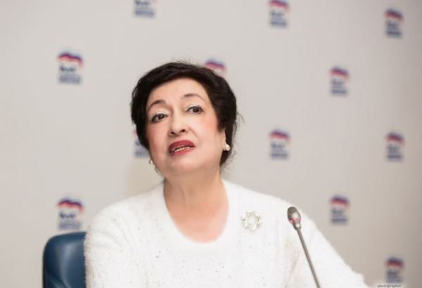 Азербайджанская писательница отмечена Международным элитарным союзом народной дипломатии