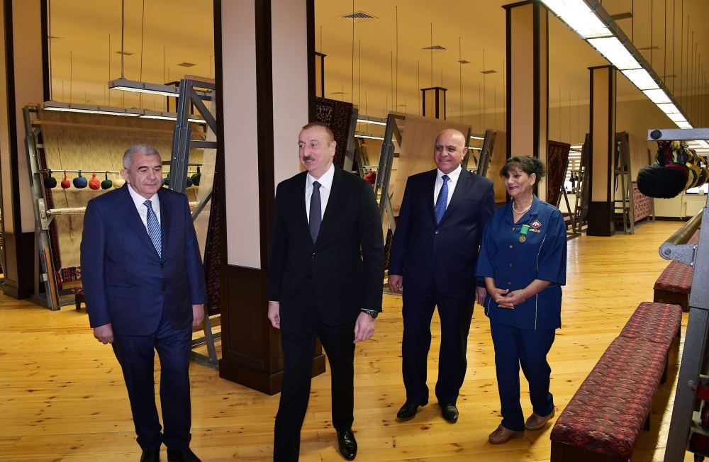 Президент Ильхам Алиев  ознакомился с деятельностью Товузского филиала ОАО «Азерхалча» (ФОТО) (версия 2)