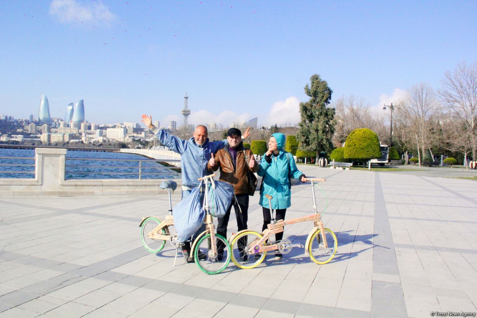 На деревянном велосипеде из Греции в Азербайджан! Такого я в жизни не видел - интервью (ВИДЕО, ФОТО)