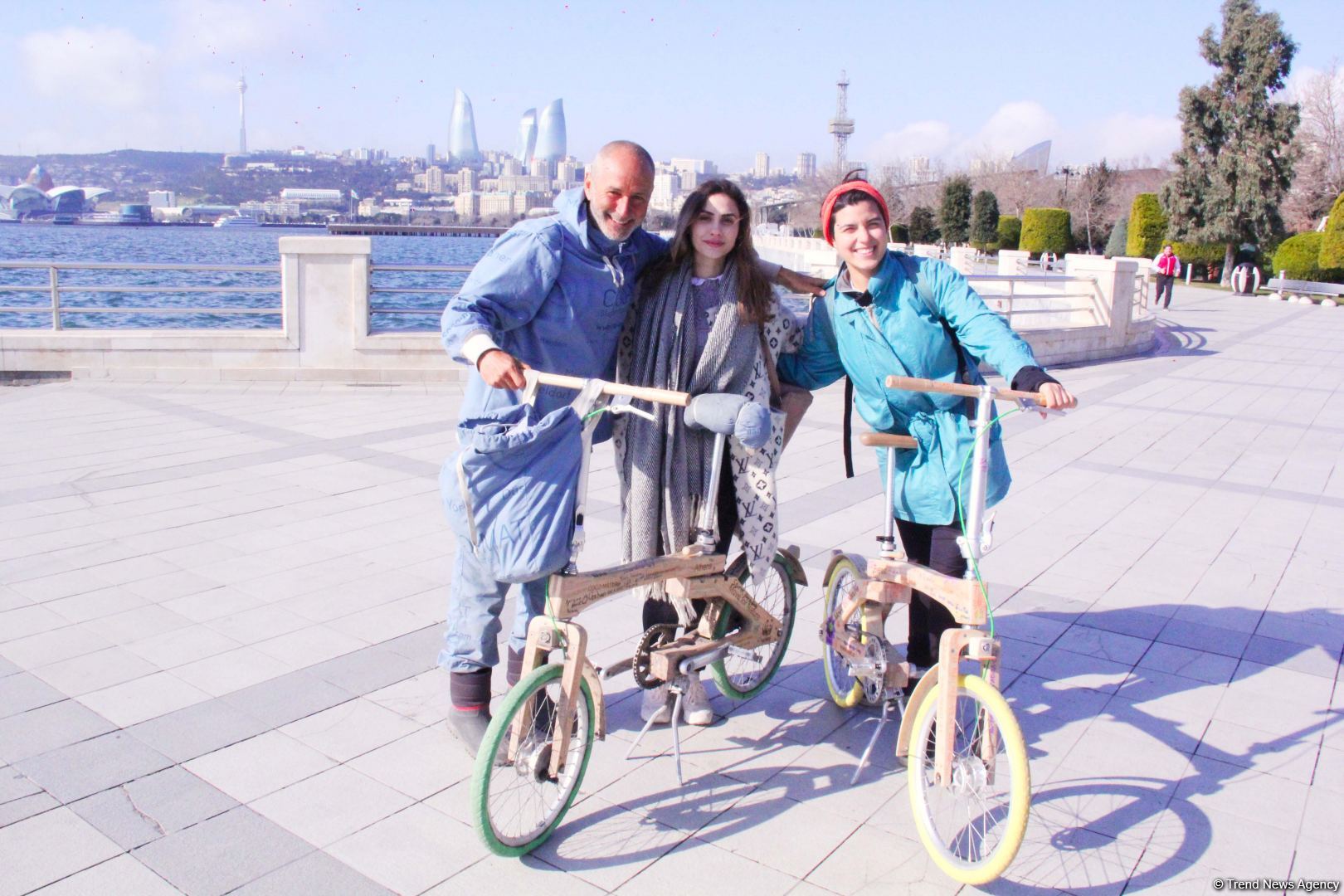 На деревянном велосипеде из Греции в Азербайджан! Такого я в жизни не видел - интервью (ВИДЕО, ФОТО)