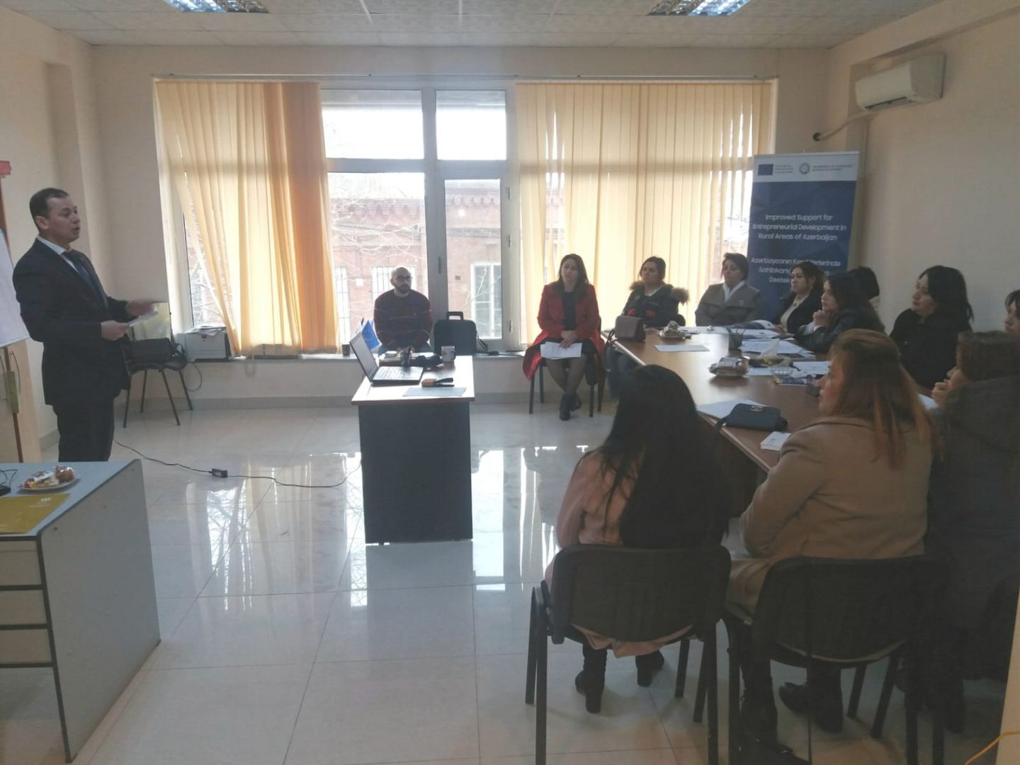 Агентство по развитию МСБ Азербайджана провело тренинги для женщин-предпринимателей (ФОТО)