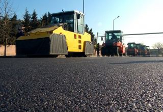 В пригородах Баку идет реконструкция проселочных автодорог (ФОТО)