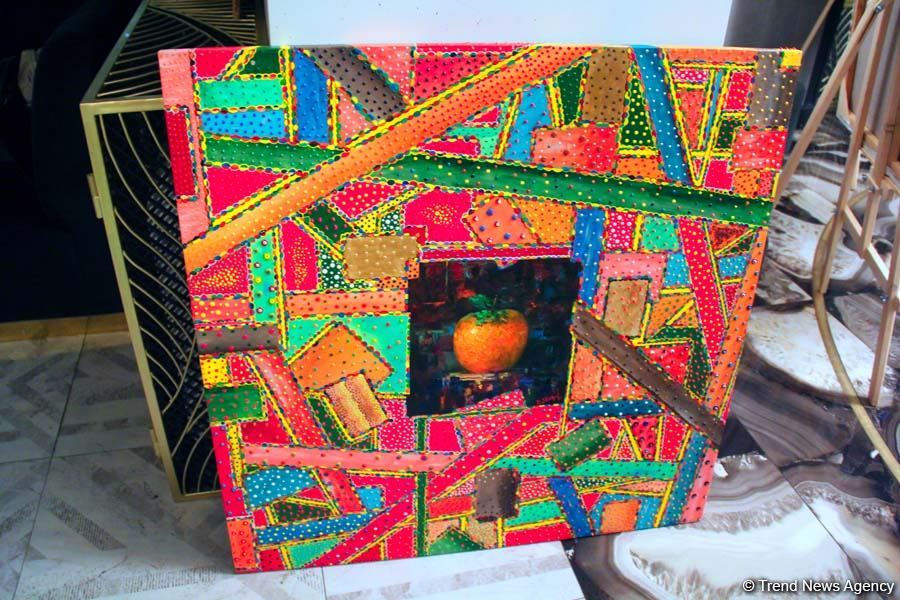 Необычный праздник - День смешивания разных красок в ярких композициях Милены Набиевой (ФОТО)