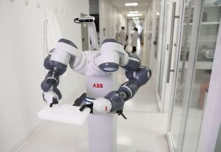 В Таиланде роботы ухаживают за пациентами с коронавирусом