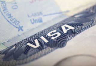 США приостановят выдачу виз по всему миру