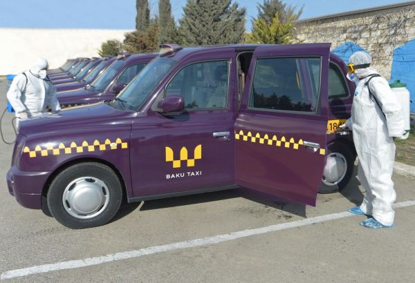 В Баку ежедневно дезинфицируются такси (ФОТО)