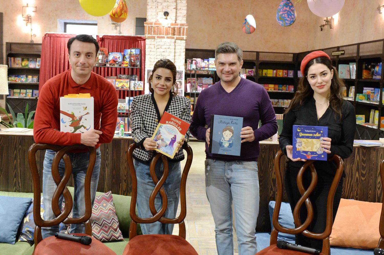 Baku book center. Книга Баку. Книга Бакум.