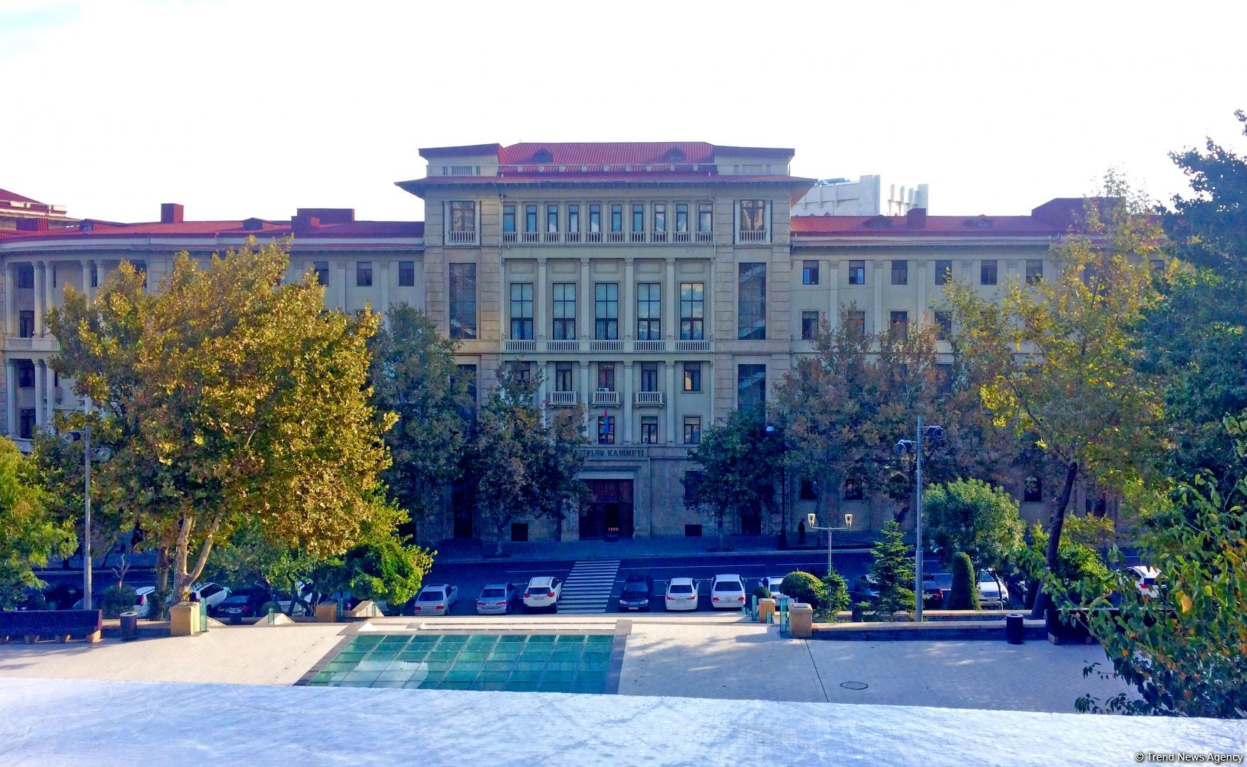 В Азербайджане не допустят необоснованных увольнений с работы в период карантина - Кабмин