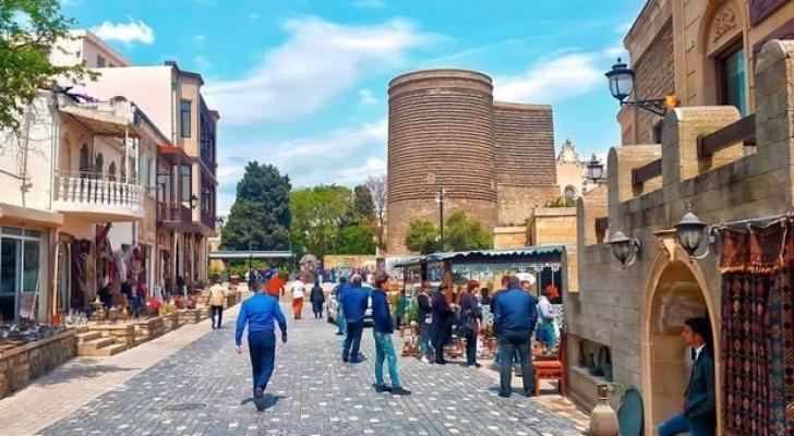 В 2019 г. инвестиции в сектор размещения туристов и общественного питания в Азербайджане составили около 60 млн манатов
