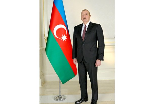 Президент Ильхам Алиев направил поздравительное письмо Президенту Сербии