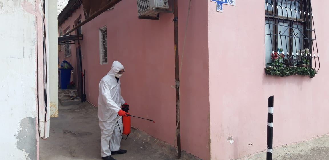 Bayıl və 20-ci yaşayış sahələrində dezinfeksiya işləri davam etdirilir (FOTO) - Gallery Image